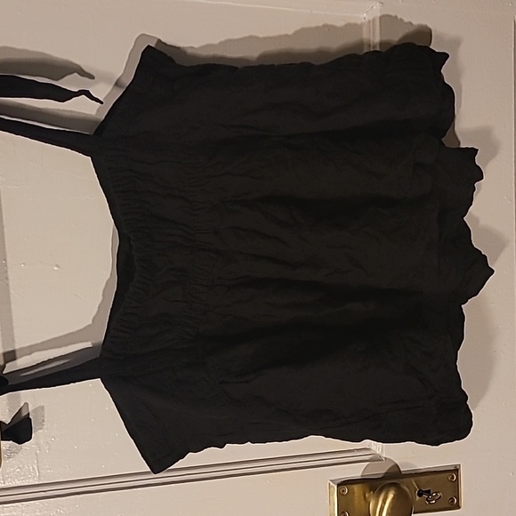 Women's Black eyelet tank with tie shoulders bubble hem - Picture 4 of 4